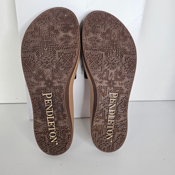 Pendleton Womens Sandals Brown Leather Aztec Carico Lake Black Tribal Slip On 8M - Picture 6 of 8